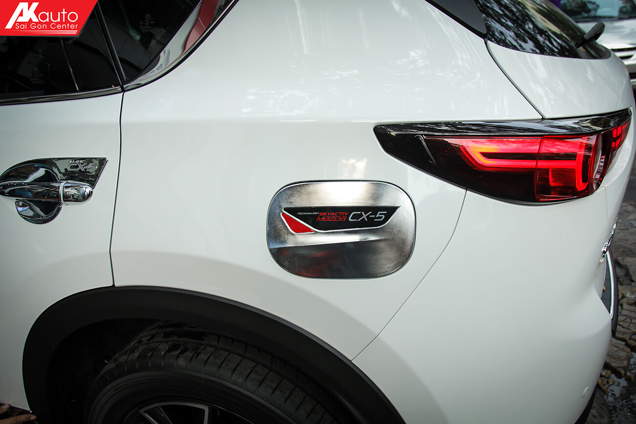 liên hệ dochoixehoicaocap.vn lắp Ốp nắp xăng xe Mazda CX5 2018